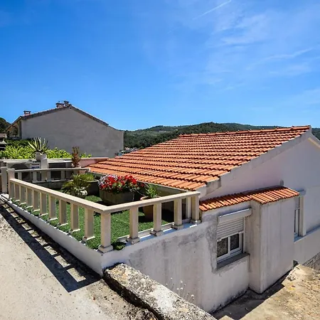 Om * Povlja (Brac)