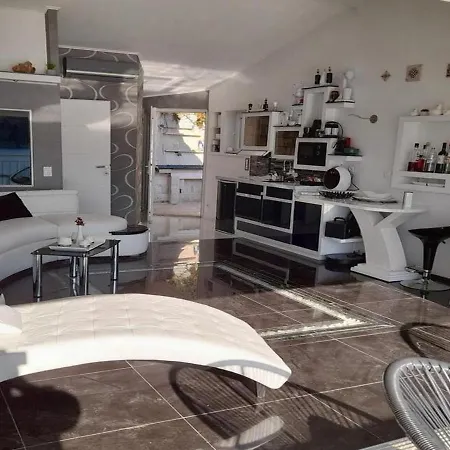 Apartman Om